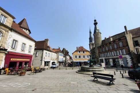 Place du village de saint-pourçain-sur-sioule