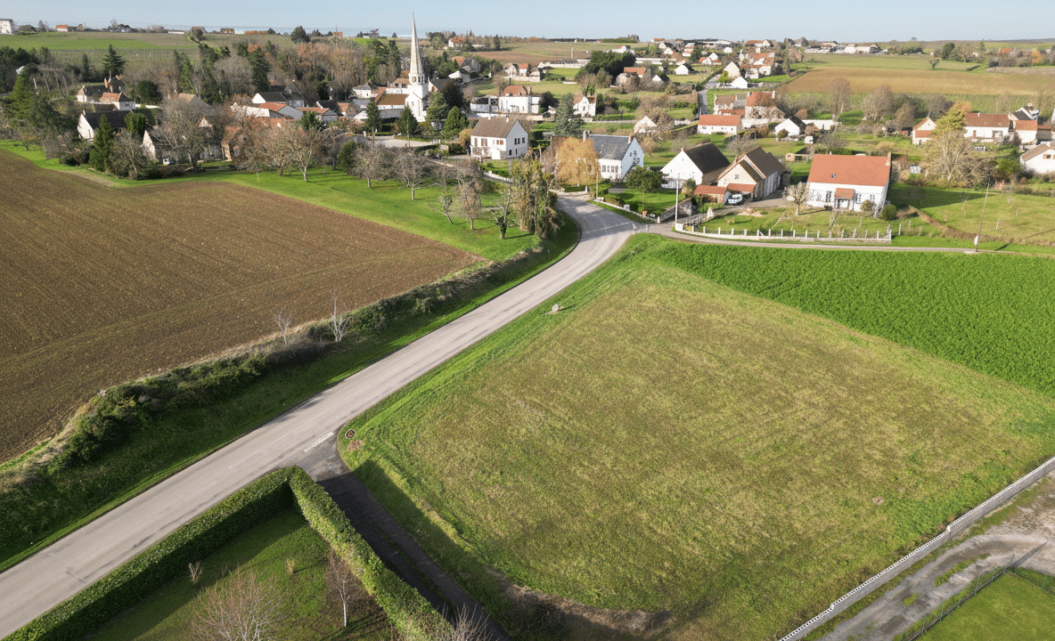 campagne bourbonnaise avec église classée